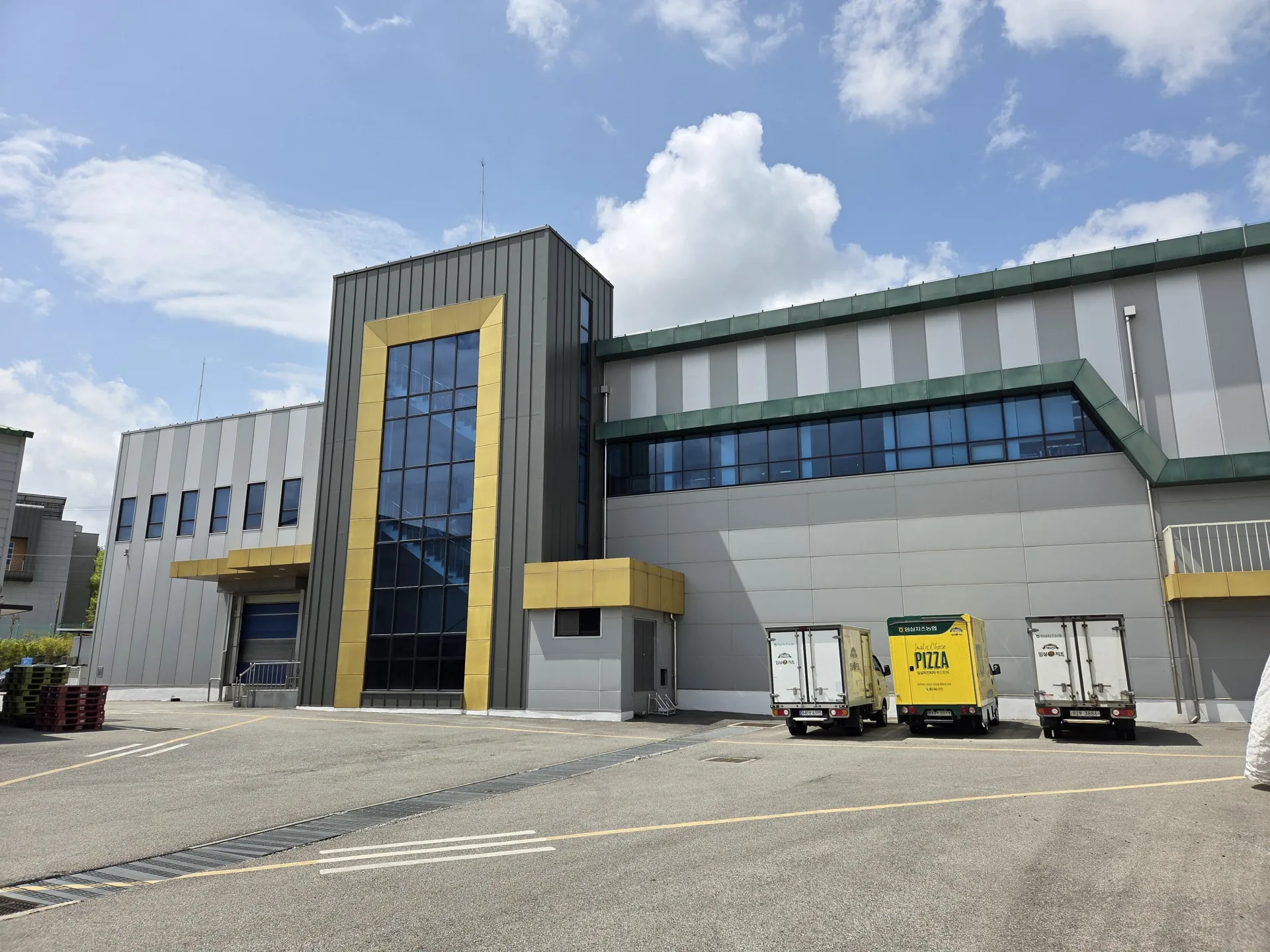 2000 Sq.m Sq.m Industrial Plot in Factory For Sale In Hosiery Complex Noida