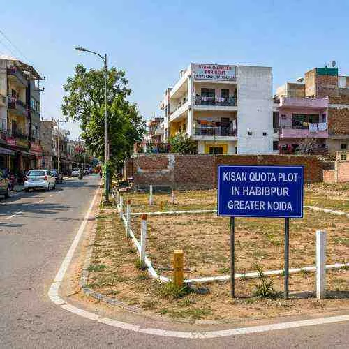 350 sqm Sq.m Premium Residential Plot in 6 Percent Plot In Noida Extension