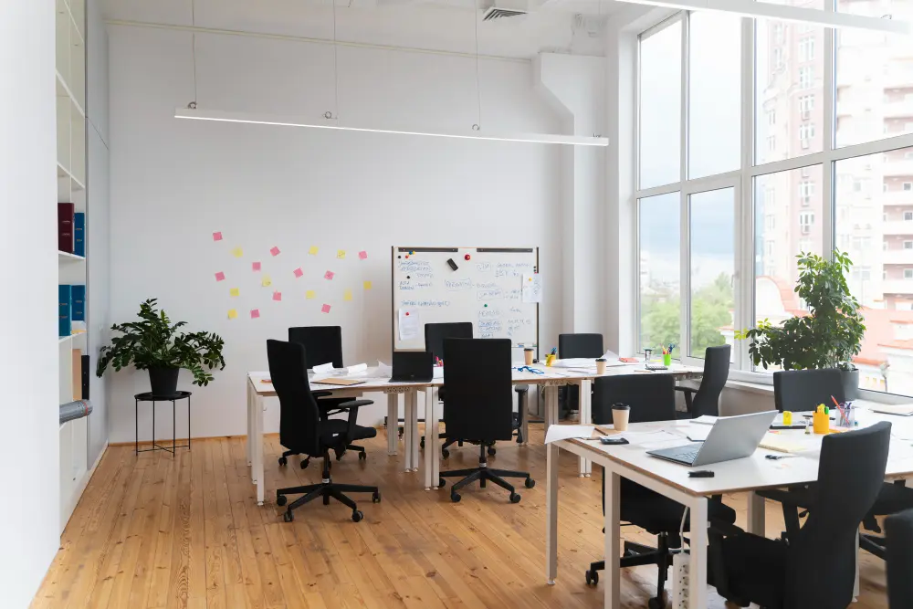 3000 Sq.Ft Sq.m Multi-Desk Corporate Office Floor in Golden Grande Noida Extension