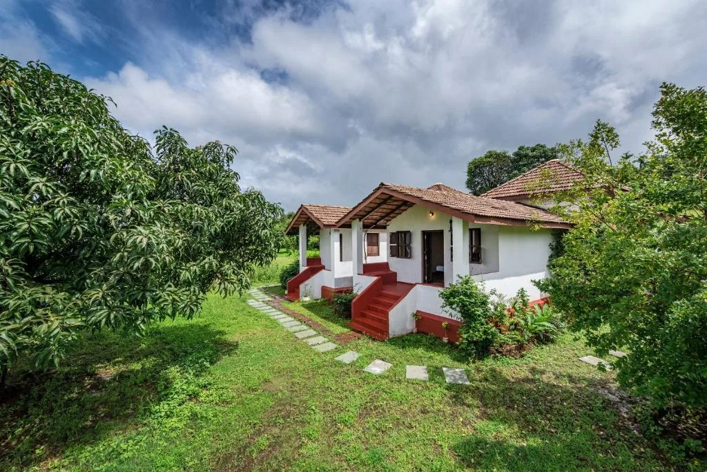 5000 Sq. Yards Countryside Landholding for Sale in Baghpat