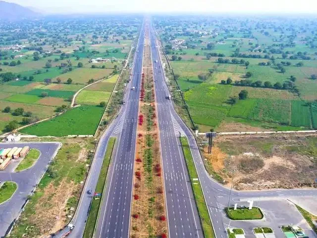 5 Acre Large Farmhouse Parcel for Sale in Aligarh